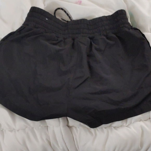 shorts from pink - Picture 2 of 4